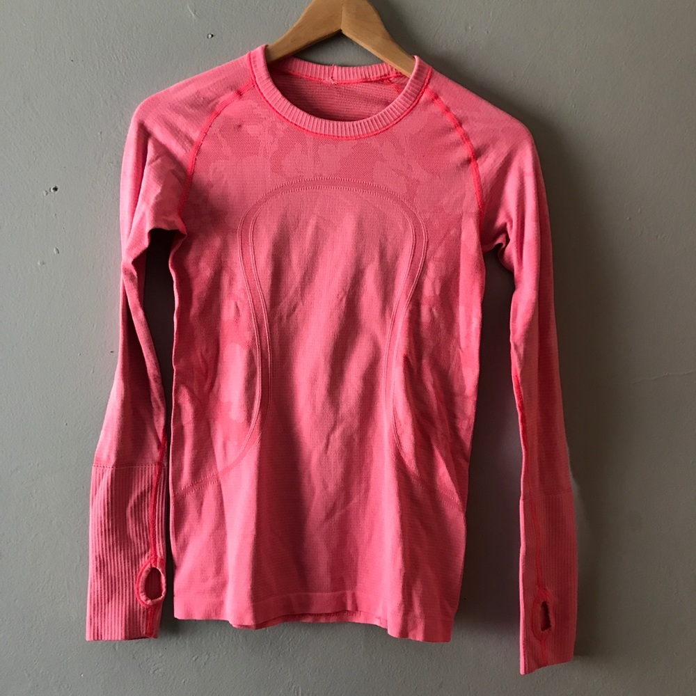 LULULEMON RUN SWIFTLY THUMB HOLE PEACH PINK TOP 4